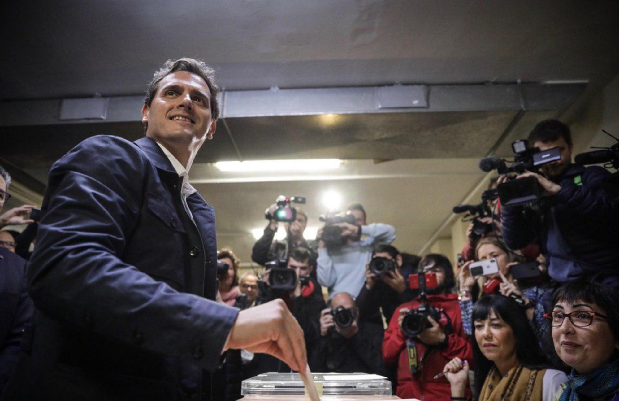 Elecciones Generales Albert Rivera Votando
